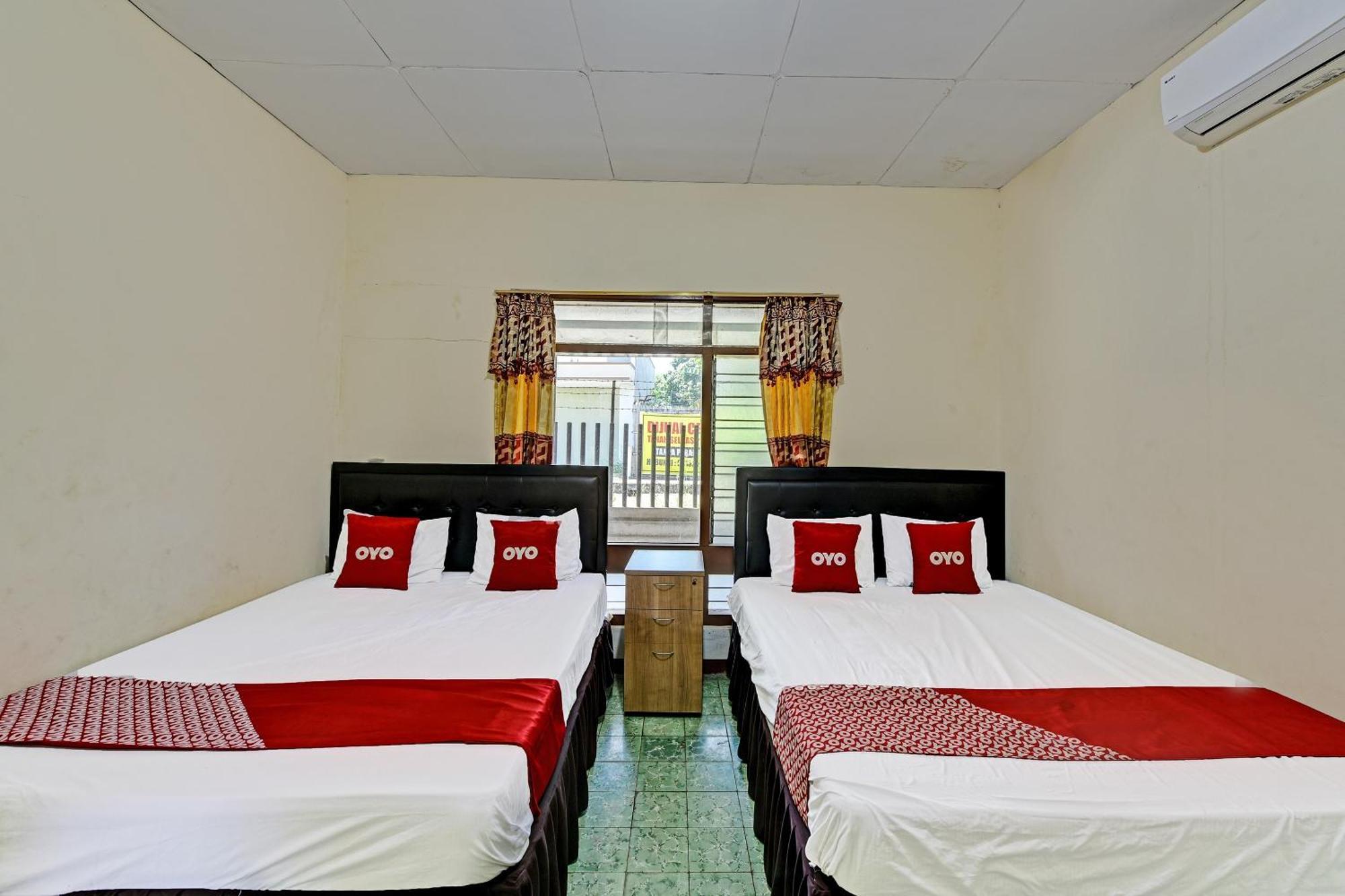 Oyo 90443 Hotel New Kartika In Cilopadang Buitenkant foto