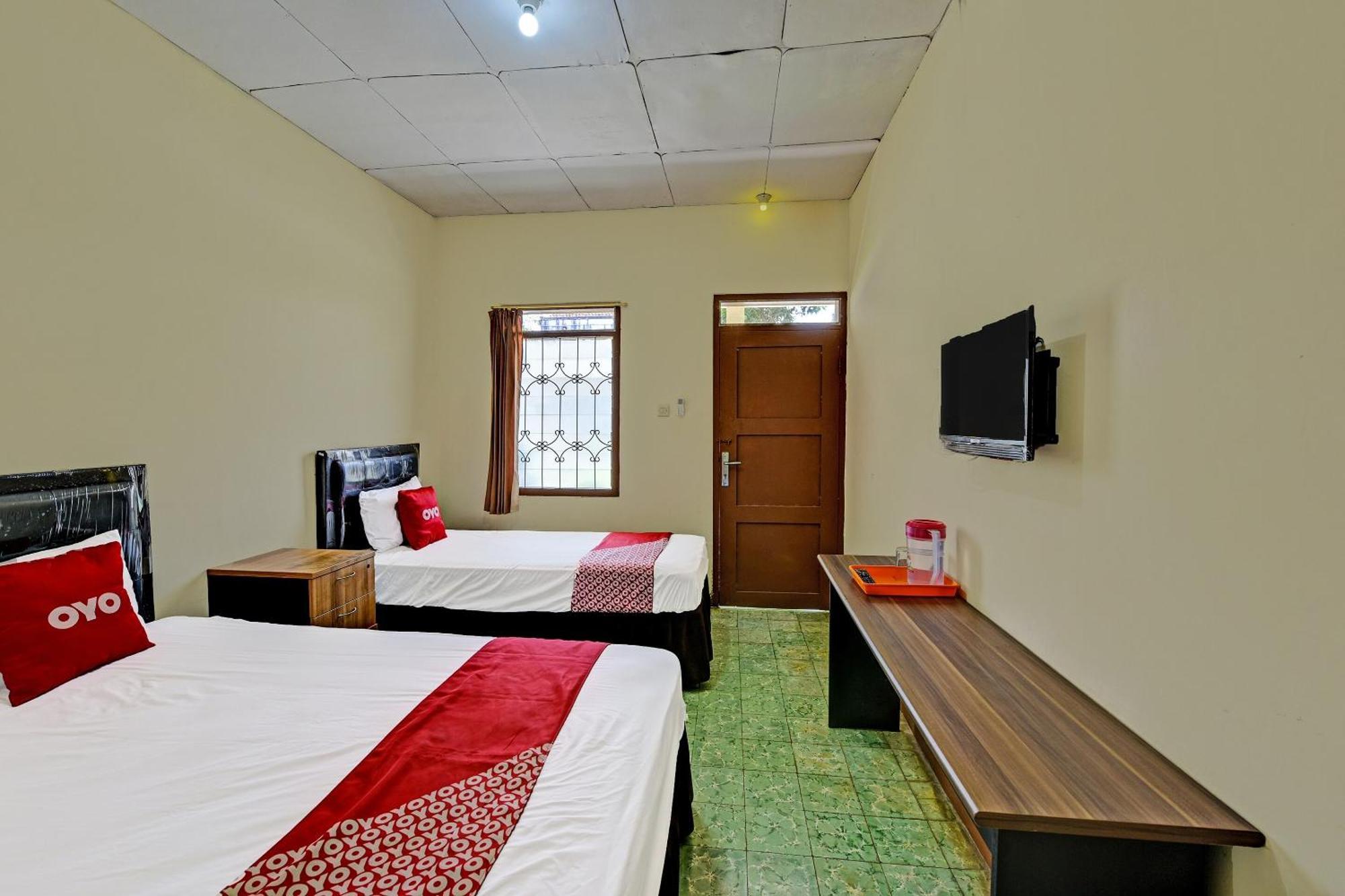 Oyo 90443 Hotel New Kartika In Cilopadang Buitenkant foto